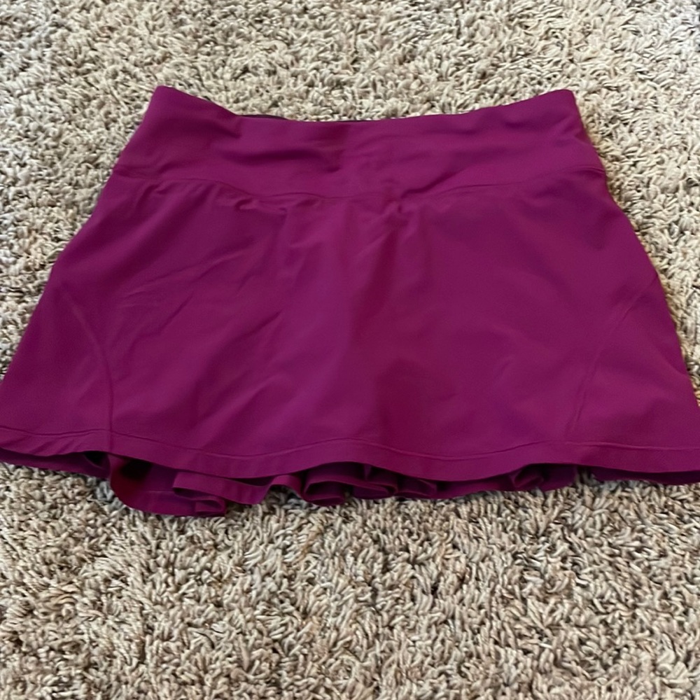 Lululemon skort in like new condition no tags size 2